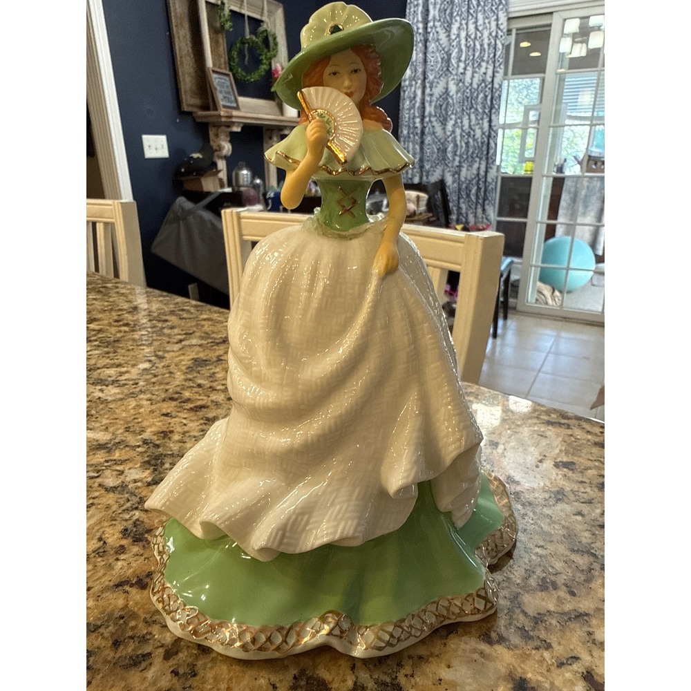 Hamilton Collection Irish Ladies of Song When Irish Eyes Are Smiling Figurine